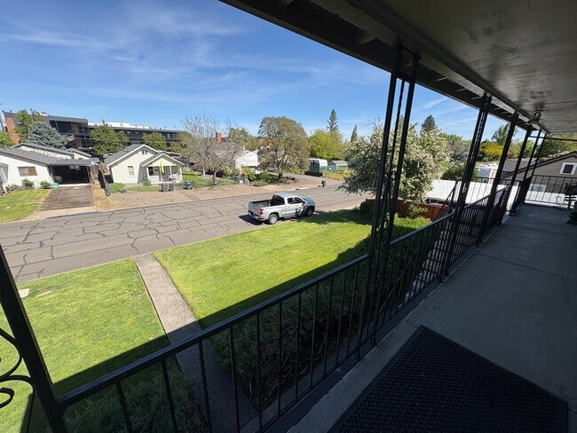 Foto del edificio - 350 Alder St