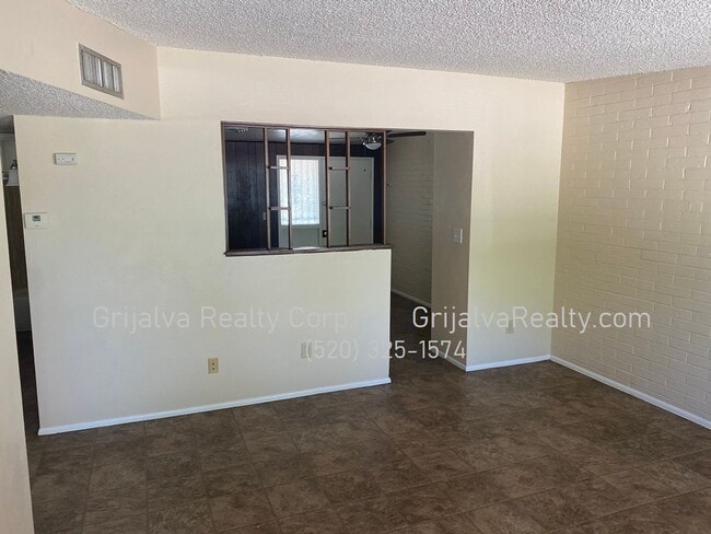 Building Photo - Duplex for Rent