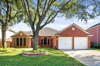 Building Photo - 207 Annes Way