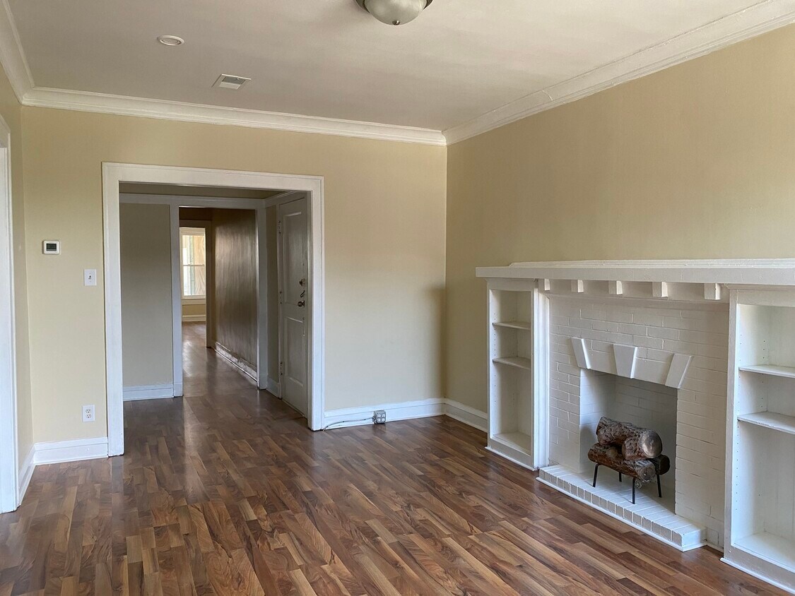 Foto principal - 3141 W Washington Blvd