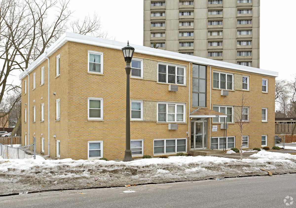 Primary Photo - 996 Grotto Apartments