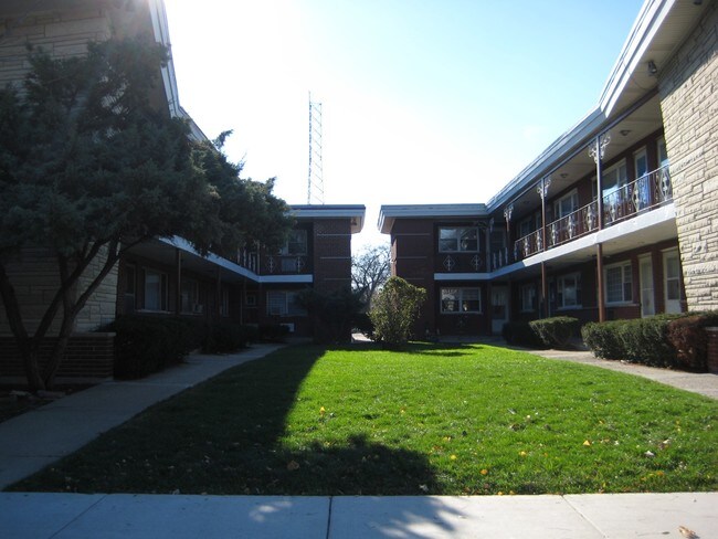 Building Photo - 7136 W 26th St