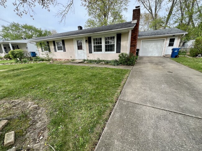 Foto del edificio - 1201 Hollyview Dr