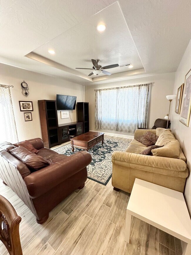 Foto del edificio - Fully Furnished Hurricane Home!