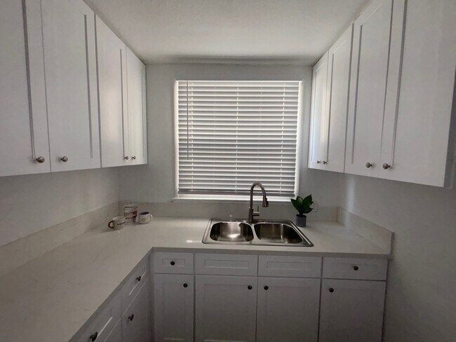 Foto del edificio - 6717 Leland Way