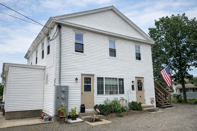 Building Photo - 234 River Dr