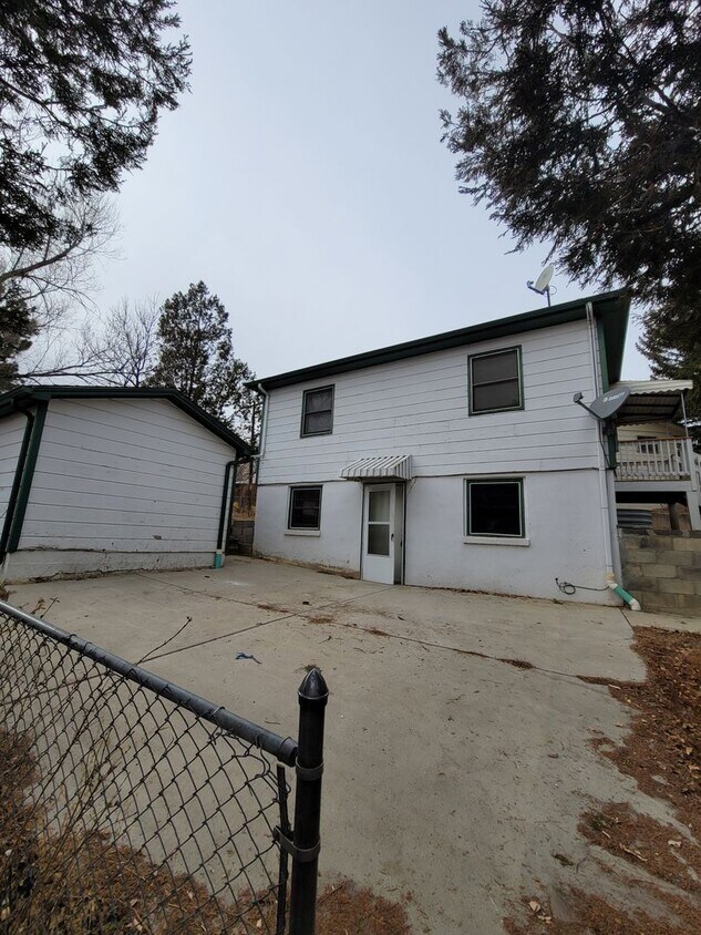 $1195 - 1BR/1BA Pet Friendly Duplex Near G... - $1195 - 1BR/1BA Pet Friendly Duplex Near G...