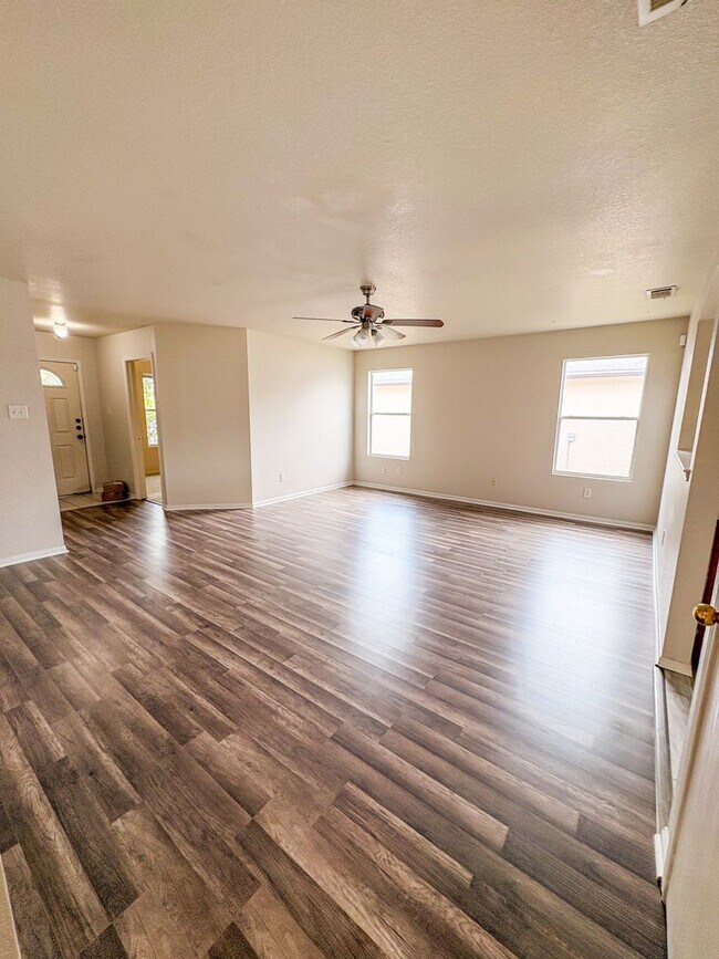 Foto del edificio - 2909 Blackburn Dr