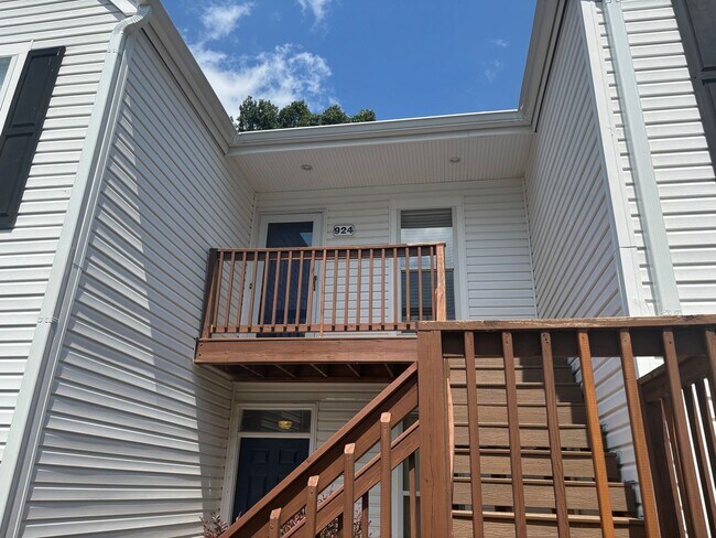 Foto del edificio - Charming 2 Bedroom Condo Located in York C...