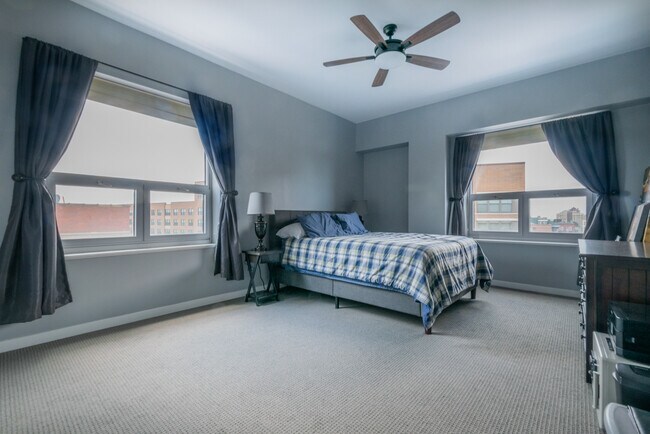 Foto del edificio - 4350 N Broadway