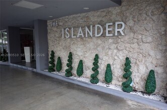 Building Photo - 1255 Collins Ave