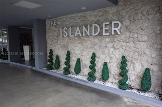 Building Photo - 1255 Collins Ave