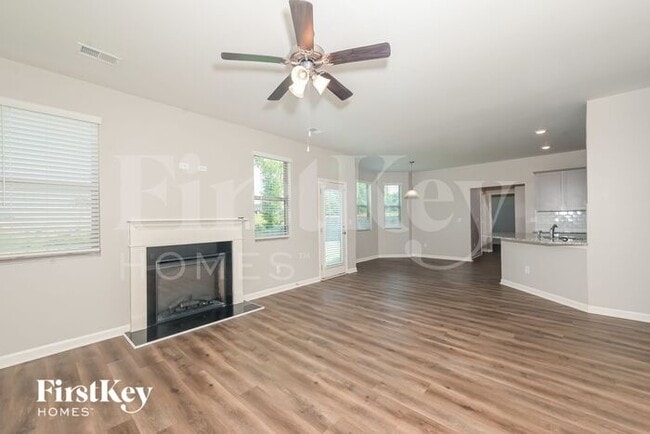 Building Photo - 2027 Massey Ln