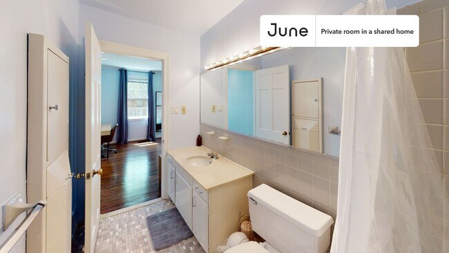Foto del edificio - Room in Shared 7 bed/3.5 bath home in Southwest Waterfront