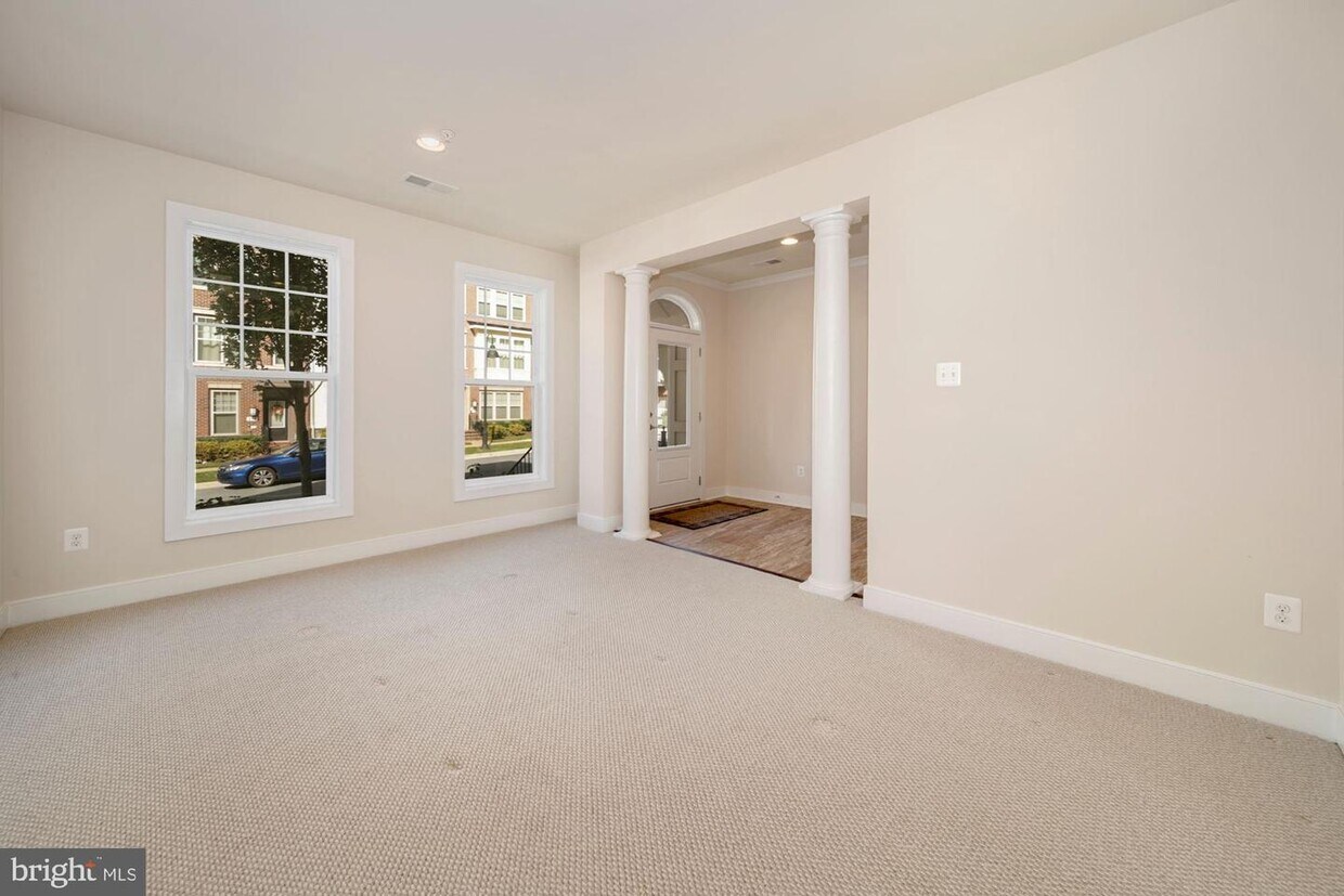 216 Goodall St, Gaithersburg, MD 20878 Condo for Rent in Gaithersburg