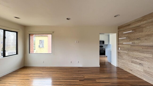 Building Photo - Beautiful 3BR/3BTH Spanish-Style Home in B...