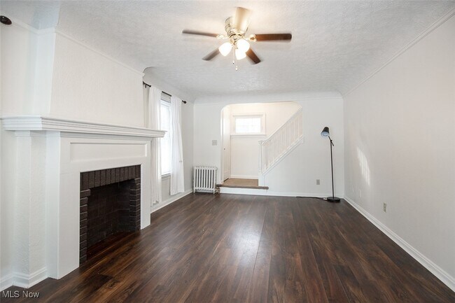 Foto del edificio - 4082 W 204th St