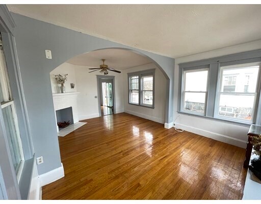 Foto del edificio - 707 Metropolitan Ave