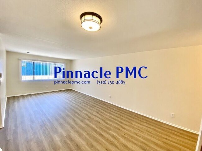 Foto del edificio - 2 Bed 2 Bath Apartment For Rent in Hawthorne