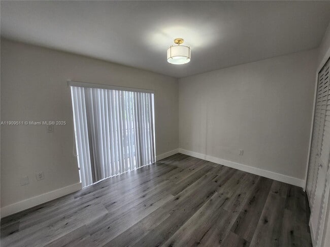 Foto del edificio - 4320 NW 11th St