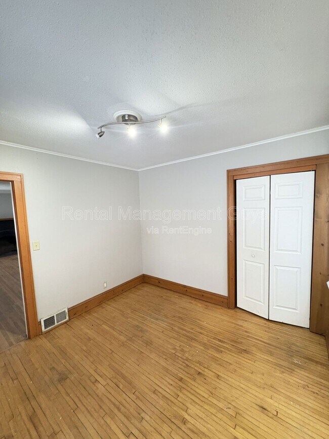 Foto del edificio - 3546 N Vincent Ave