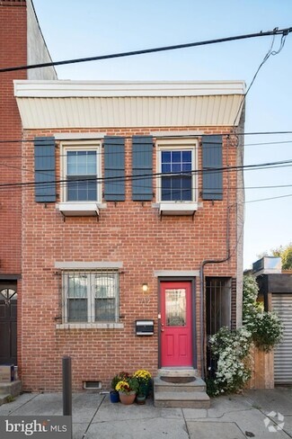 Building Photo - 712 S Chadwick St