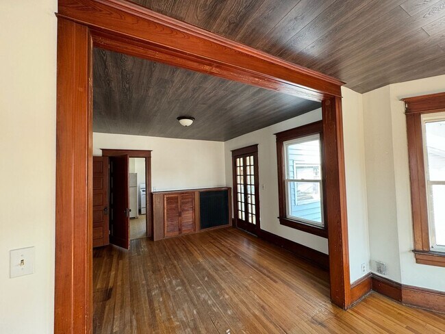 Foto del edificio - 504 W Thomas St