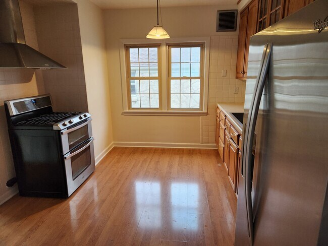 Building Photo - 1313 E Kensington Blvd