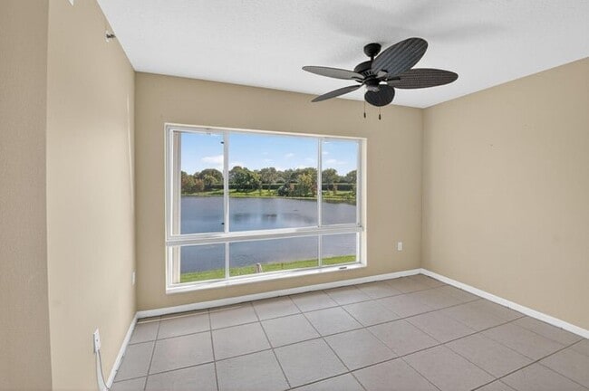 Building Photo - 5842 Crystal Shores Dr