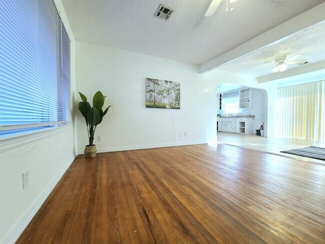 Foto del edificio - 3114 N Holman Ct