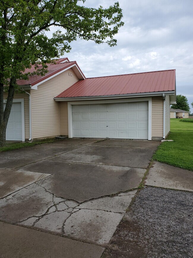 Building Photo - 112 SE 1161