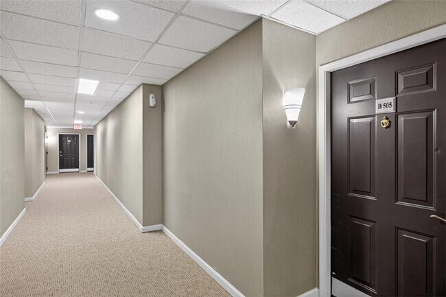 Foto del edificio - 1074 Peachtree Walk NE