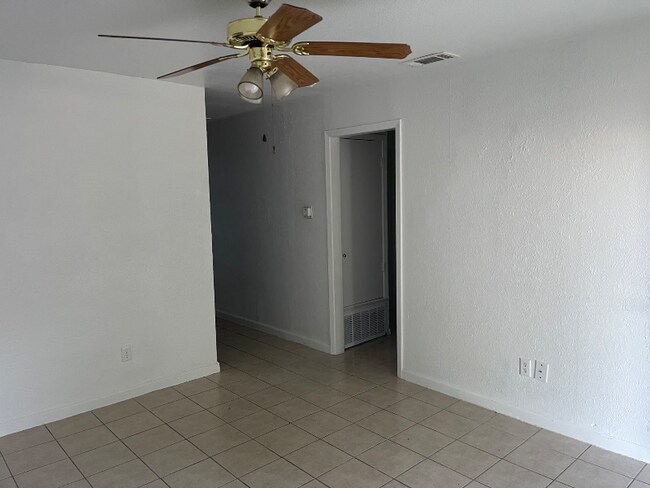 Foto del edificio - 1015 N 14th St