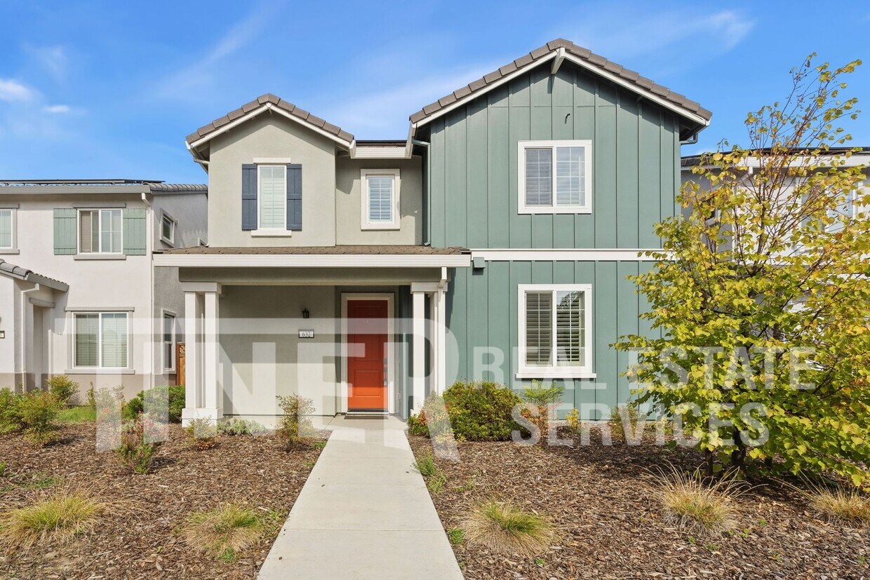 Photo - 632 Whitewater Way-