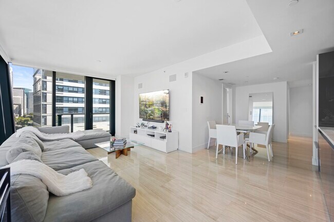 Building Photo - 1451 Brickell Ave