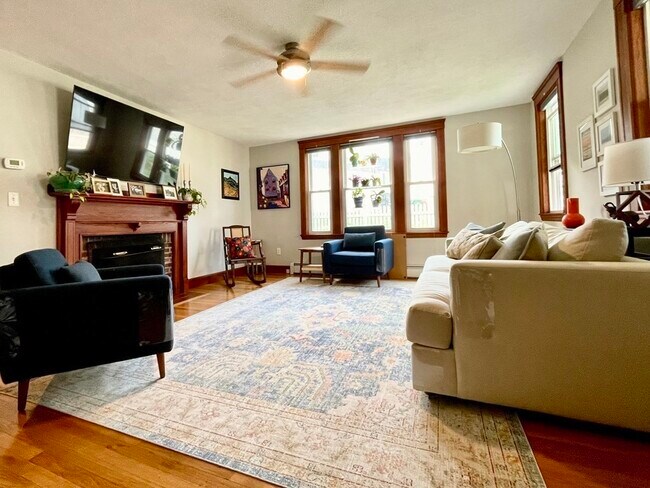 Foto del edificio - 175 Mystic St Ext