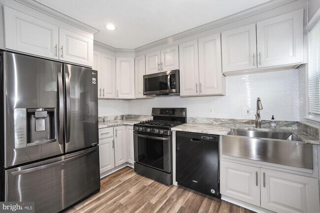 Foto del edificio - 527 45th St NE