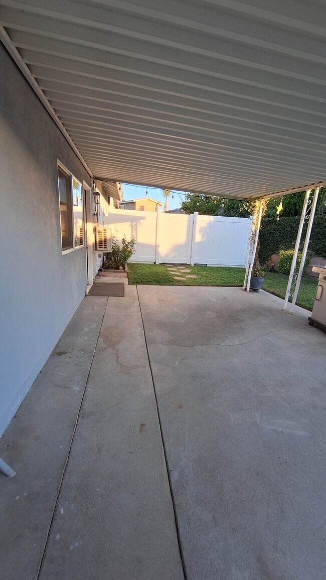 Building Photo - 27200-27202 Lancebrook Dr
