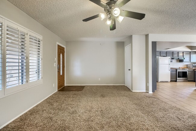 Foto del edificio - 2 Bedroom single family home in Phoenix