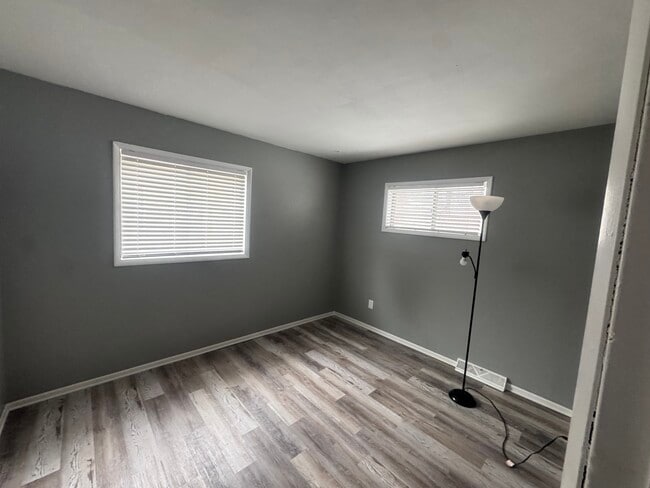 Building Photo - 3582 Valerie Dr