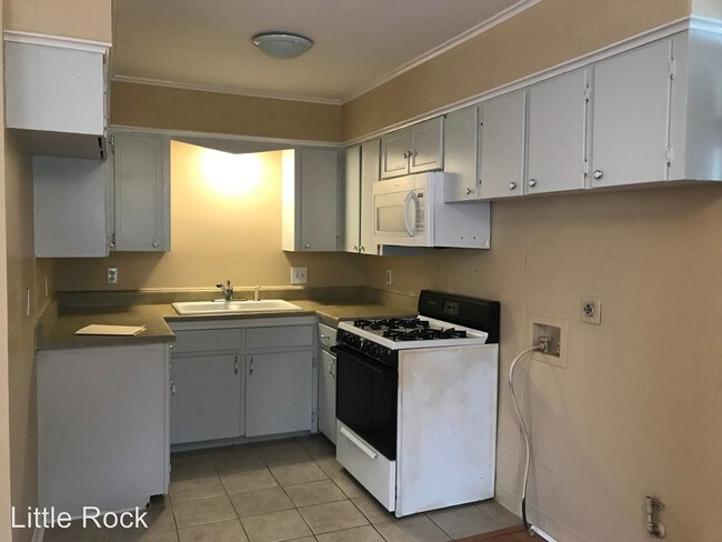Building Photo - 2 br, 1.5 bath House - 1822 Bishop Street