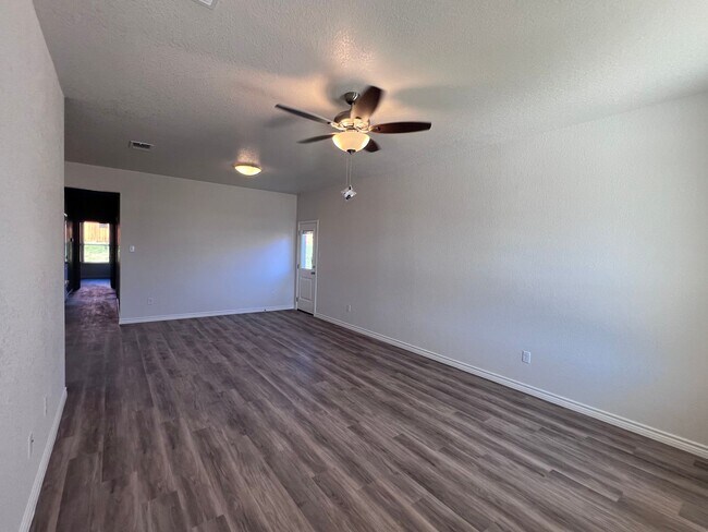 Building Photo - 111 Levi Ct