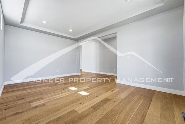 Foto del edificio - Stunning Home with Central AC and 2-Car Garage