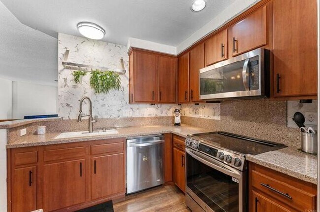Foto del edificio - 3 Bedroom Townhouse