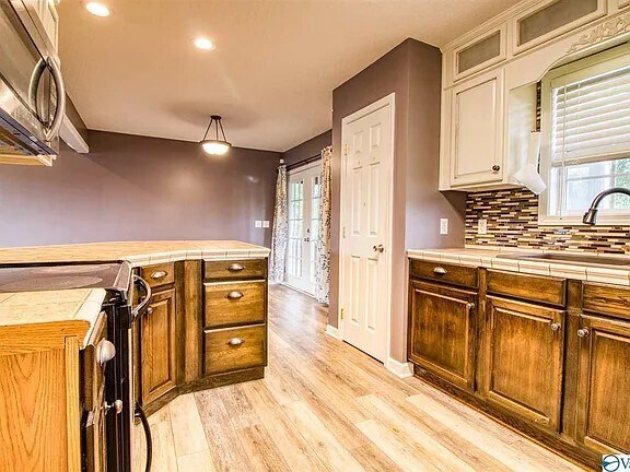 Building Photo - 328 Land Cir