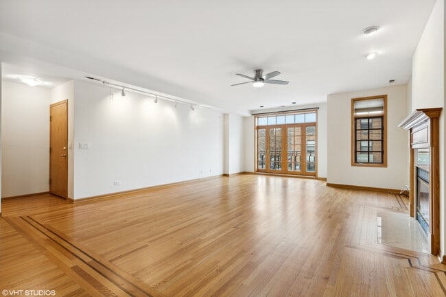 Building Photo - 2533 N Halsted St