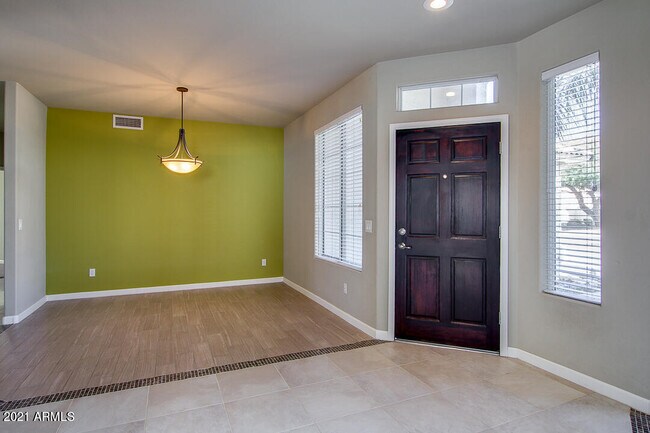 Foto del edificio - 2460 N 132nd Ave