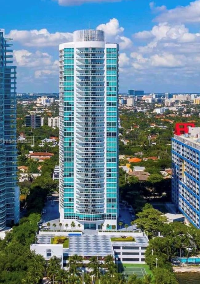 Building Photo - 2101 Brickell Ave