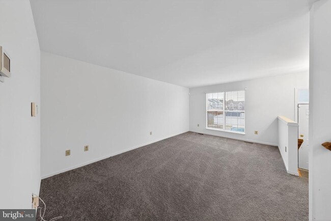 Building Photo - 409 Feather Dr