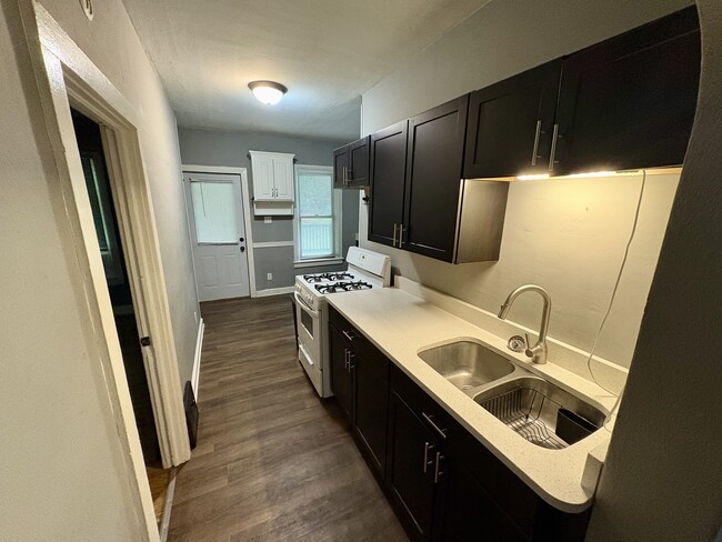 Building Photo - 168 W Forbes Ave